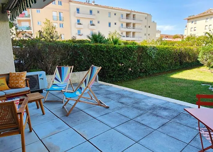 Lejlighed 45m2 With Garden In Saint-raphael *